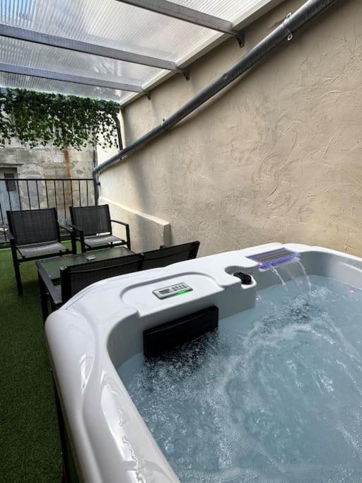 Luxury Room - Havre De Paix Avec Jacuzzi Prive Bar-le-Duc Eksteriør billede