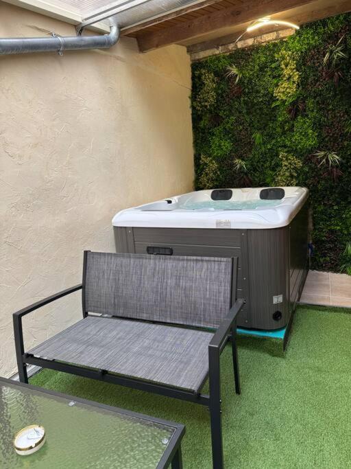 Luxury Room - Havre De Paix Avec Jacuzzi Prive Bar-le-Duc Eksteriør billede